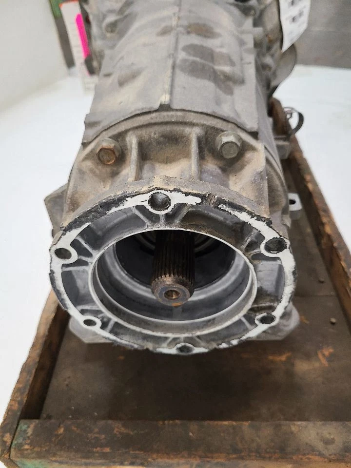 2013 - 2014 CADILLAC ESCALADE  Automatic Transmission AWD  - Image 4 of 4