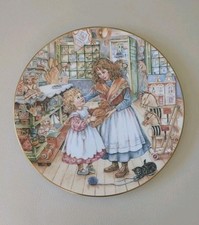 Royal Worcester Fine Bone China NSPCC Christmas Plate 1990 "A Gift Of Love"