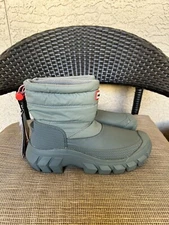 Hunter Intrepid Insulated And waterproof  Short  Snow Boots Size  6US