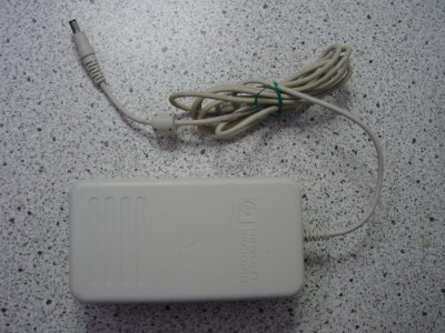 HP AC Power Adapter C4557-60004 Netzgerät  18V  1,7A 