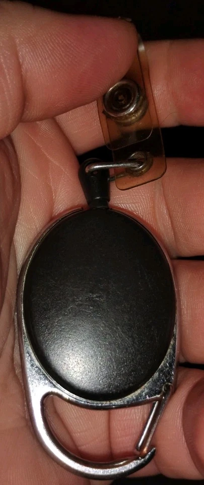 Mosquetón de llavero con clip de carrete retráctil para tarjeta de identificación Foto 2 de 2