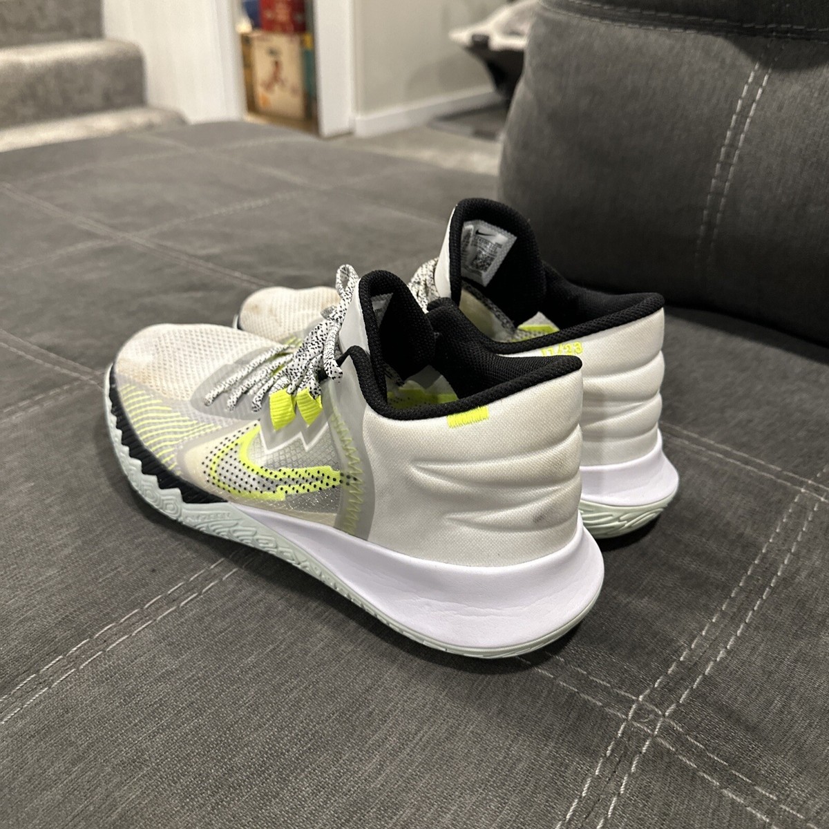 Size 10 - Nike Kyrie Flytrap 5 White Volt | eBay