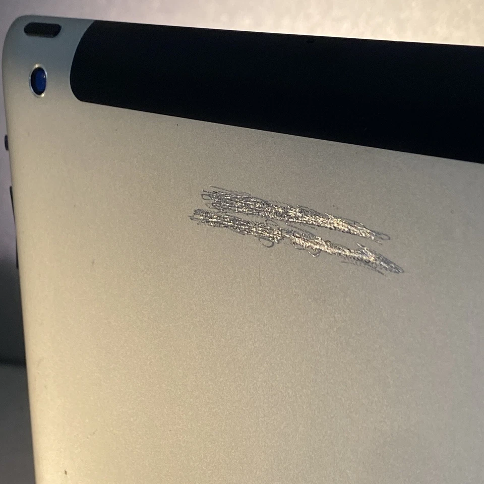 Apple iPad 3 A1430 - 32GB, Wi-Fi + 4G Cellular/ 9.7in - Black (AU Stock) #208 - Image 4 of 4