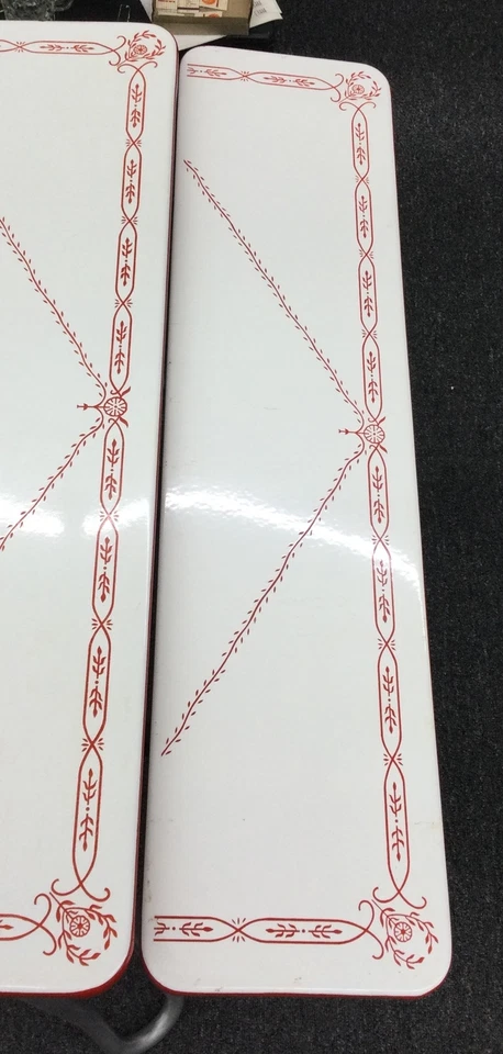 Antiga mesa de cozinha esmaltada vermelha e branca, estrutura de alumínio, expande c2 - Imagem 4 de 4