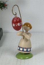 514/25 Altes Blumenmädchen Blumenkind mit Ei STRACO/WEHA Erzgebirge