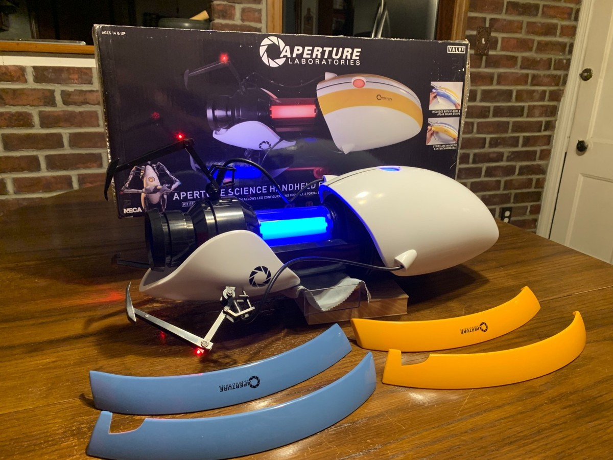 NECA Aperture Science Portal 2 Portal Gun Full Scale Replica