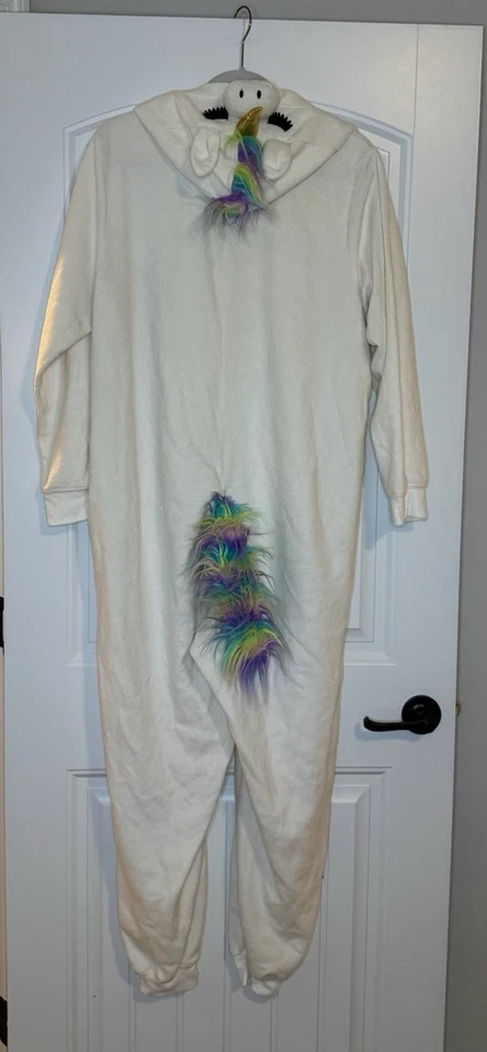 Pijama Xhilaration unicórnio branco adulto uma peça chifre de ouro arco-íris Halloween GG - Imagem 2 de 4
