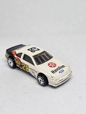 1989 Hot Wheels Ford Thunderbird #28 Havoline Ultra Hots White