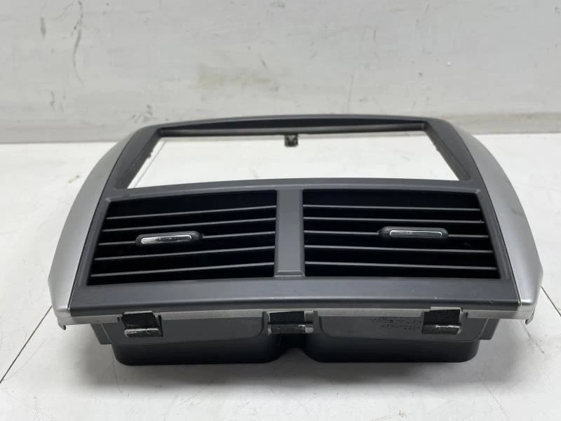 Subaru Forester 2009 2013 tablero delantero radio bisel ventilación de aire OEM+ Foto 4 de 4