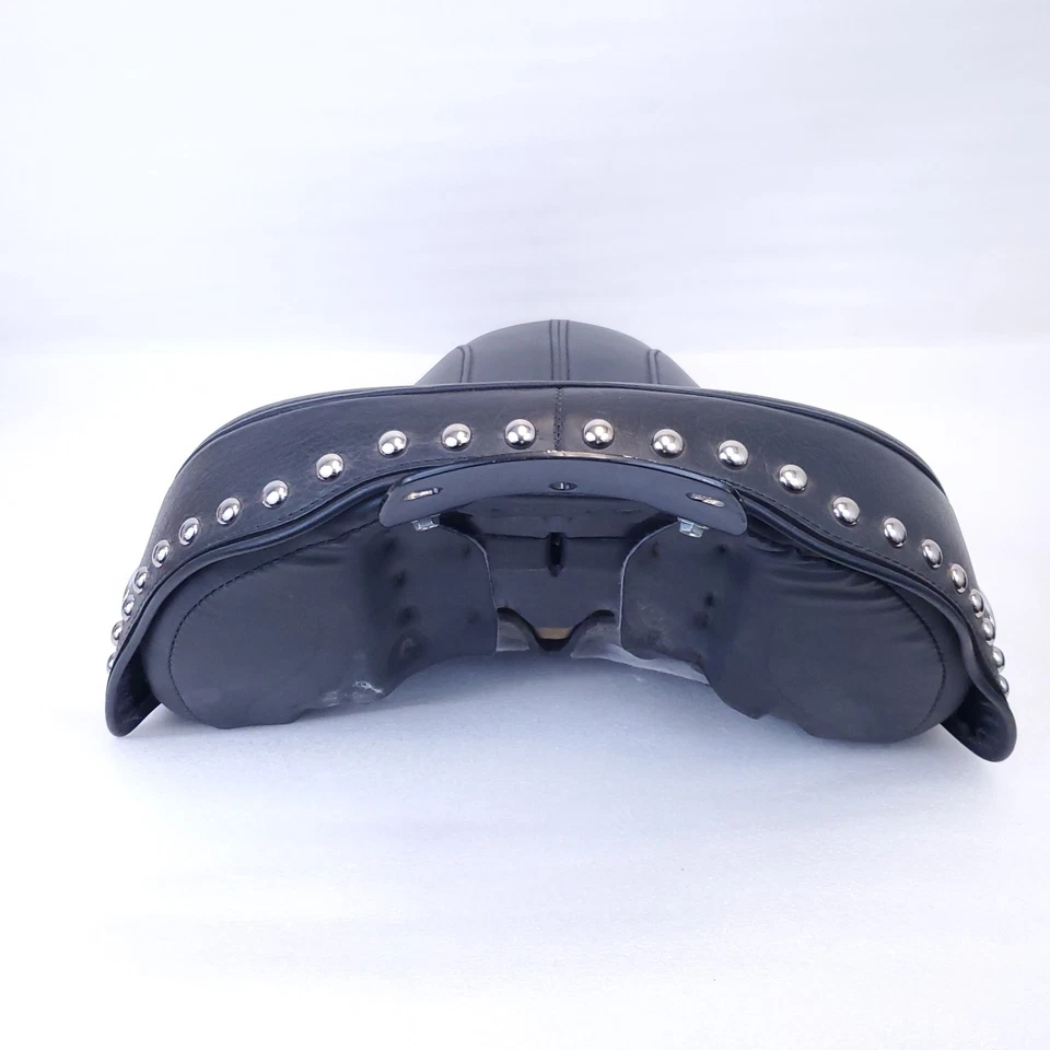 Harley-Davidson Heritage Softail Classic Solo Seat and Pillion FLSTC 52505-07A - Image 4 of 4