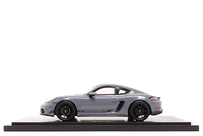 Spark 1:18 Porsche 718 Cayman Style Edition (982) in Arctic