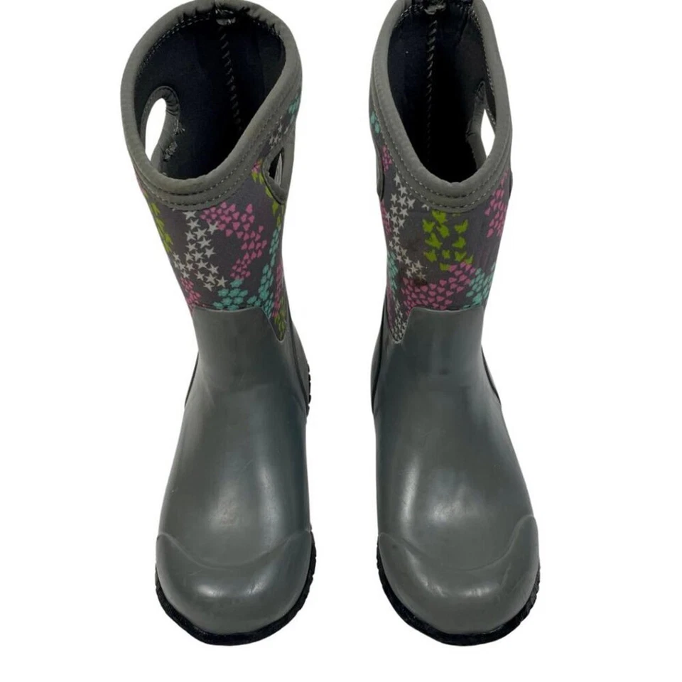 Bogs Children's Size: 4 Solid Grey Pink Star and Heart Waterproof Boot - Image 2 of 4