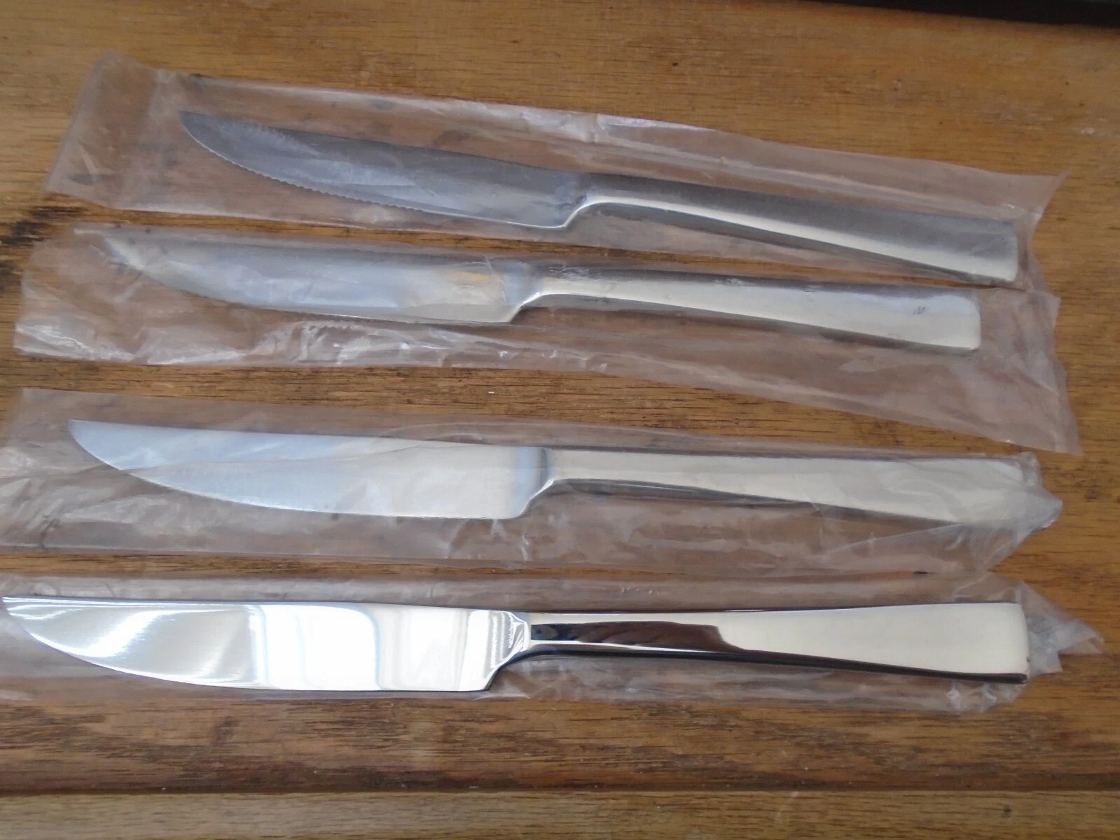 Set of 4 Lenox Allerton 18/10 Stainless Glossy Serrate Steak Knife 9 3/8"