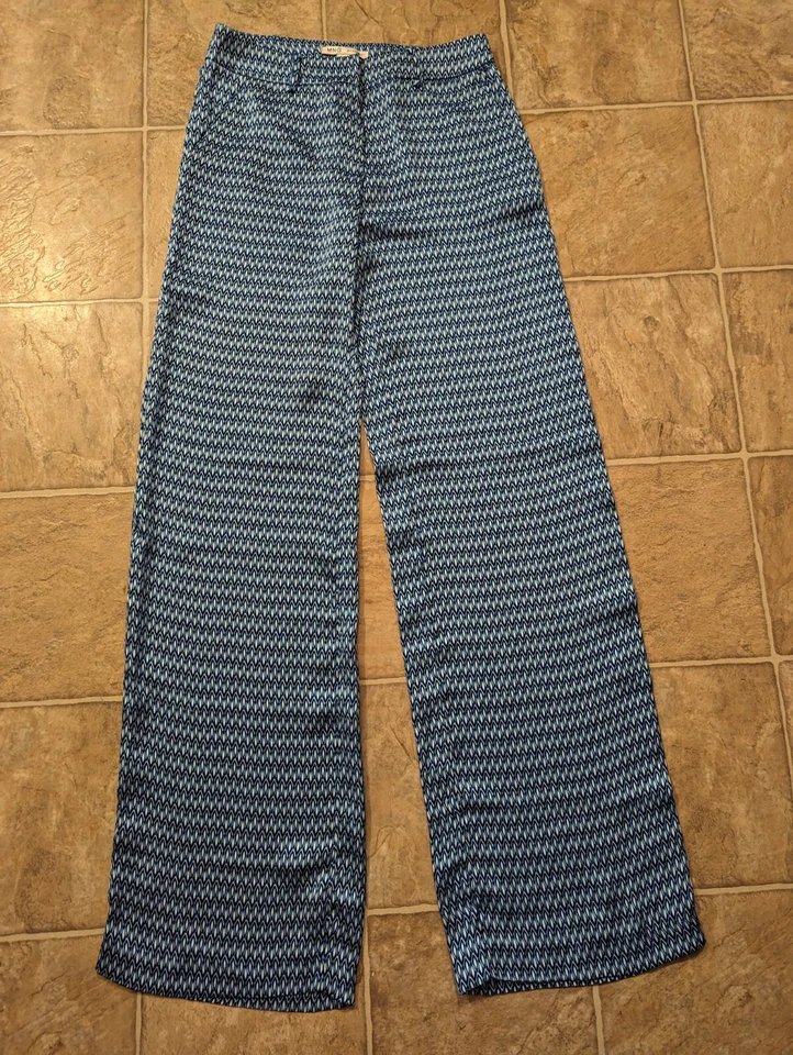Pantalones semi transparentes 1976 nuevos con etiquetas MNG By Mango talla 4 100 % poliéster azul estampado diamante Foto 3 de 4
