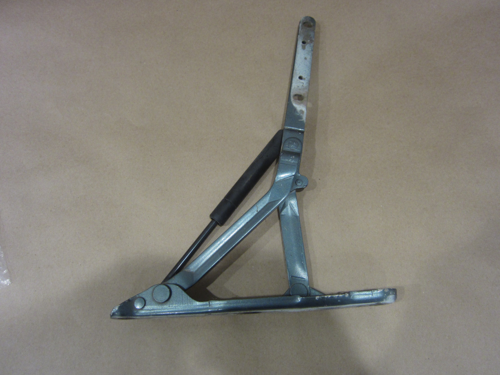 Maserati 4200,GranTurismo - LH Rear Trunk Lid/ Bonnet Hinge - P/N 384700105