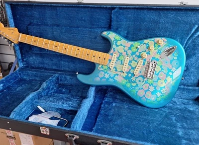 Fender Stratocaster Blue-Paisley - Bild 1 von 4