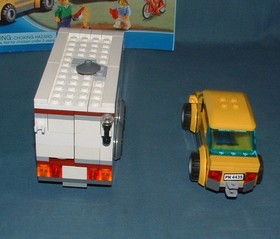 CITY, CAR & CARAVAN SET 4435 - LEGO - 2012 - USED W/ MANUAL & BOX