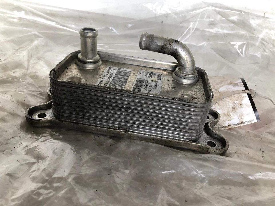 Conjunto de enfriador de aceite de motor Volvo S60 60 Series T5 2014-2016 P/N 31201909 OEM Foto 2 de 4