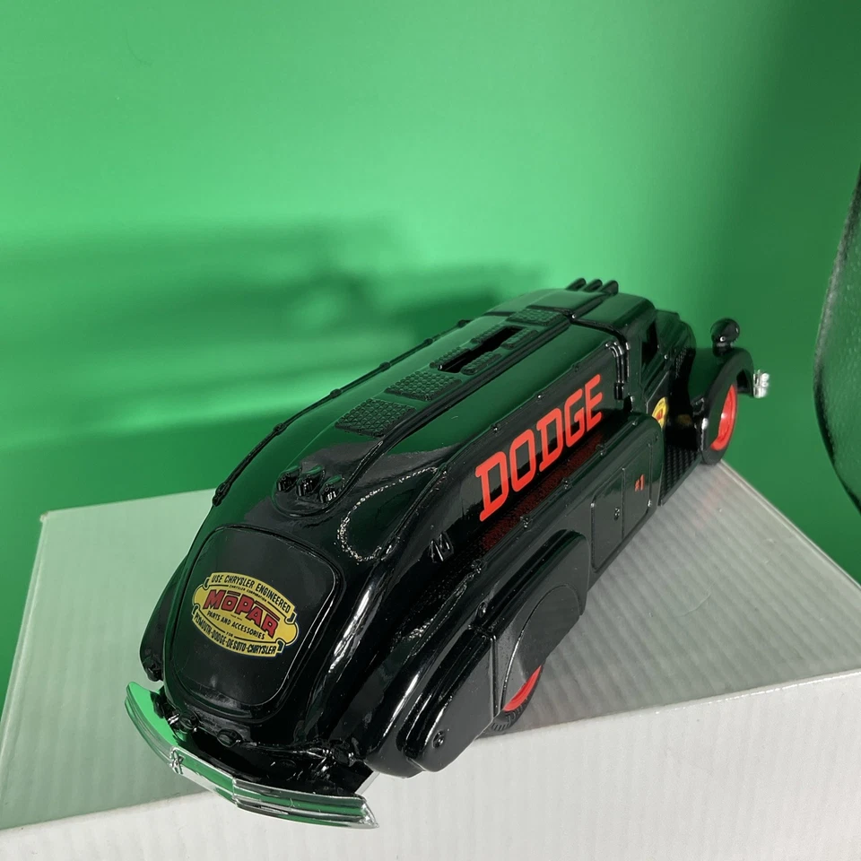 ERTL Dodge Mopar 1939 Airflow Tanker NUEVO sin caja Foto 3 de 4