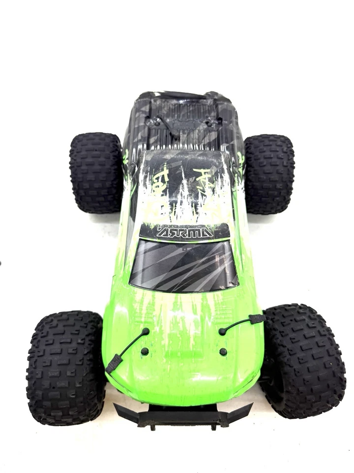 Arrma Granite RC Truck 1/10 4x4 BLX 3S Brushless RTR Green/ Black - Image 4 of 4