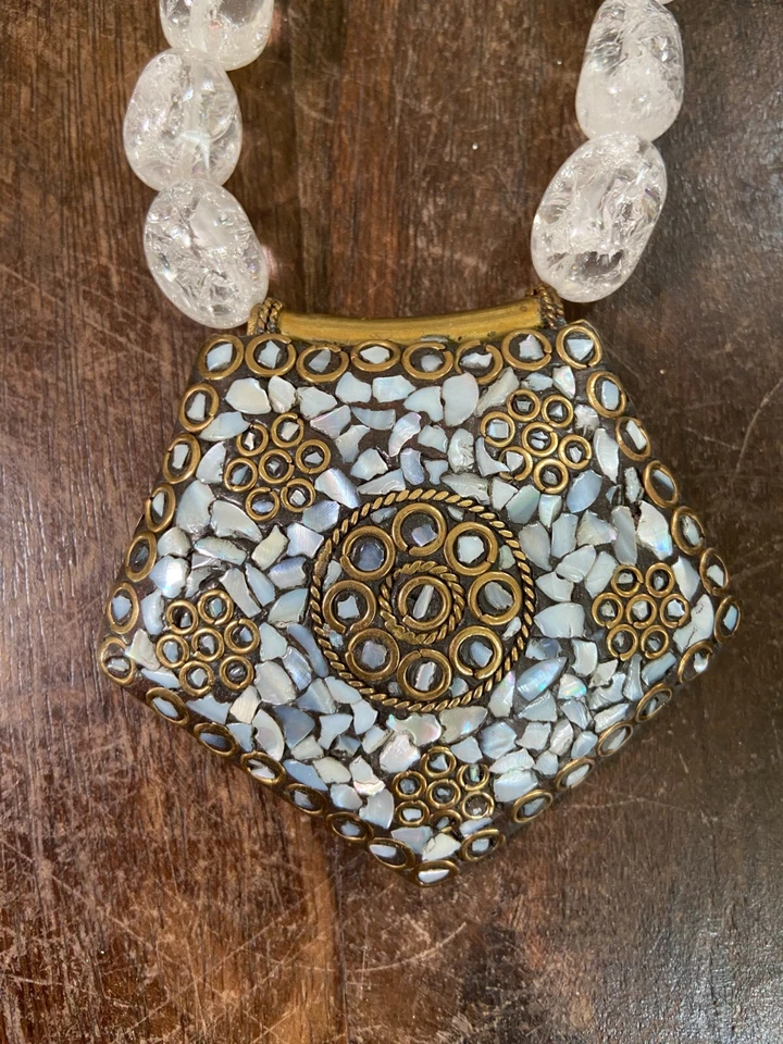 White Cracked Crystal Necklace with a Brass & Seashell Tibetan Vintage Pendant - Image 2 of 4