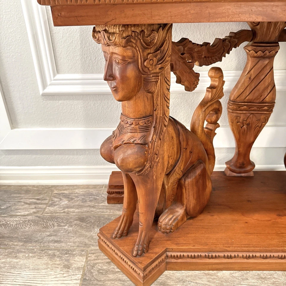 Antigua mesa de pared neoclásica de madera tallada con base de pilares de esfinge y tapa de mármol Foto 4 de 4