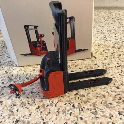 LINDE CONRAD 2088 MASSSTAB 1:25 STAPLER HANDBETRIEBEN GABELSTAPLER HUBWAGEN GERMA