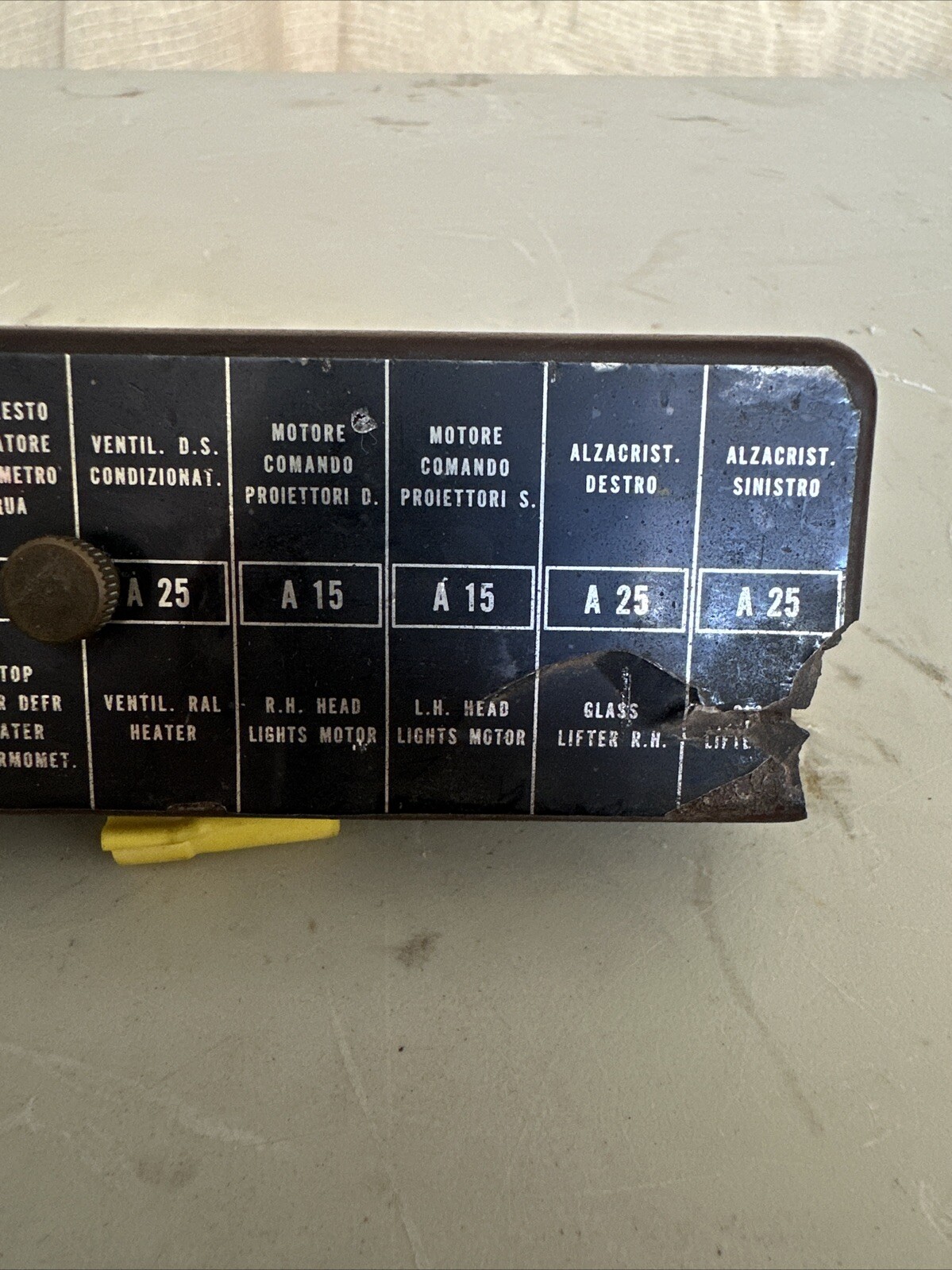 OEM Ferrari Red 10 Terminal Fuse Box 365 GTB4 365 GTB/4 Daytona P/R READ