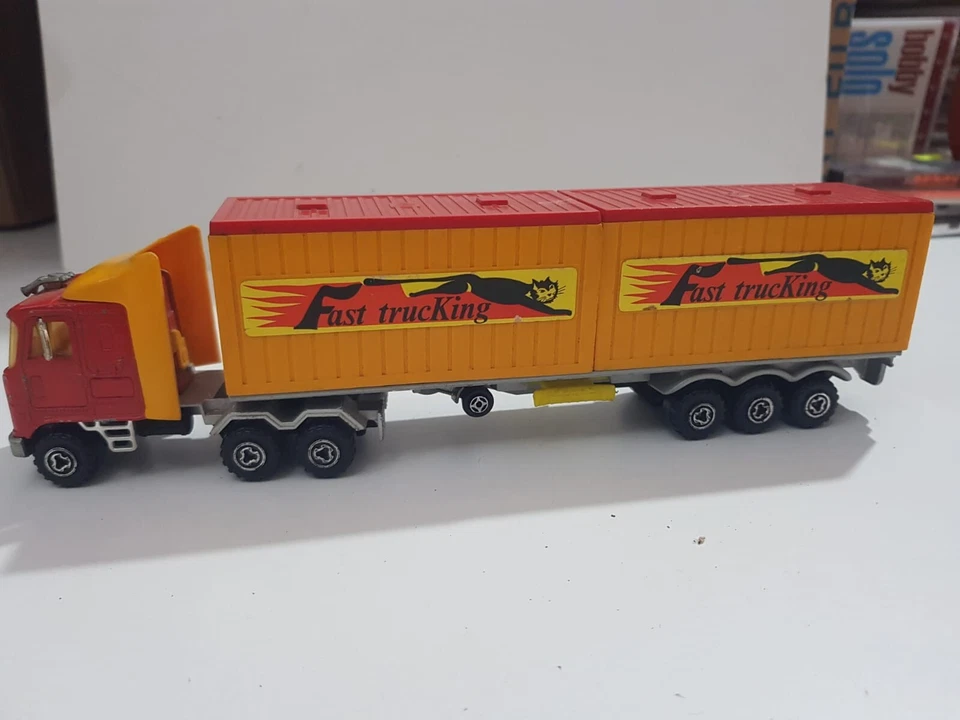 MAJORETTE FUST TRUCKING ECH 1/60 CAMION Vintage - Immagine 3 di 4