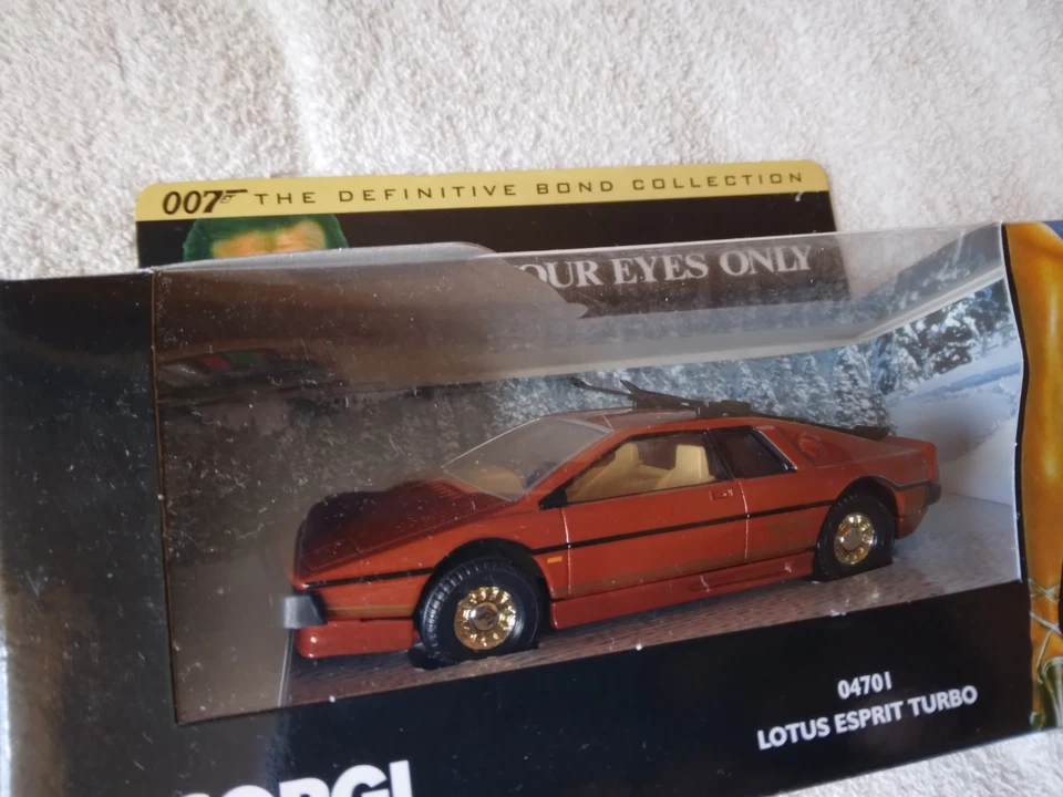 Corgi 007 James Bond 04701 Lotus Esprit Turbo For Your Eyes Only. - Image 2 of 4