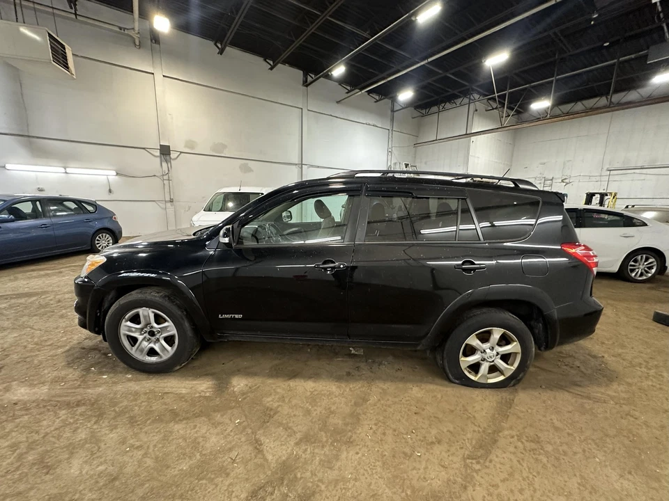 Espejo retrovisor interior delantero central usado se adapta a: Toyota Rav4 2012 atenuación manual Foto 4 de 4