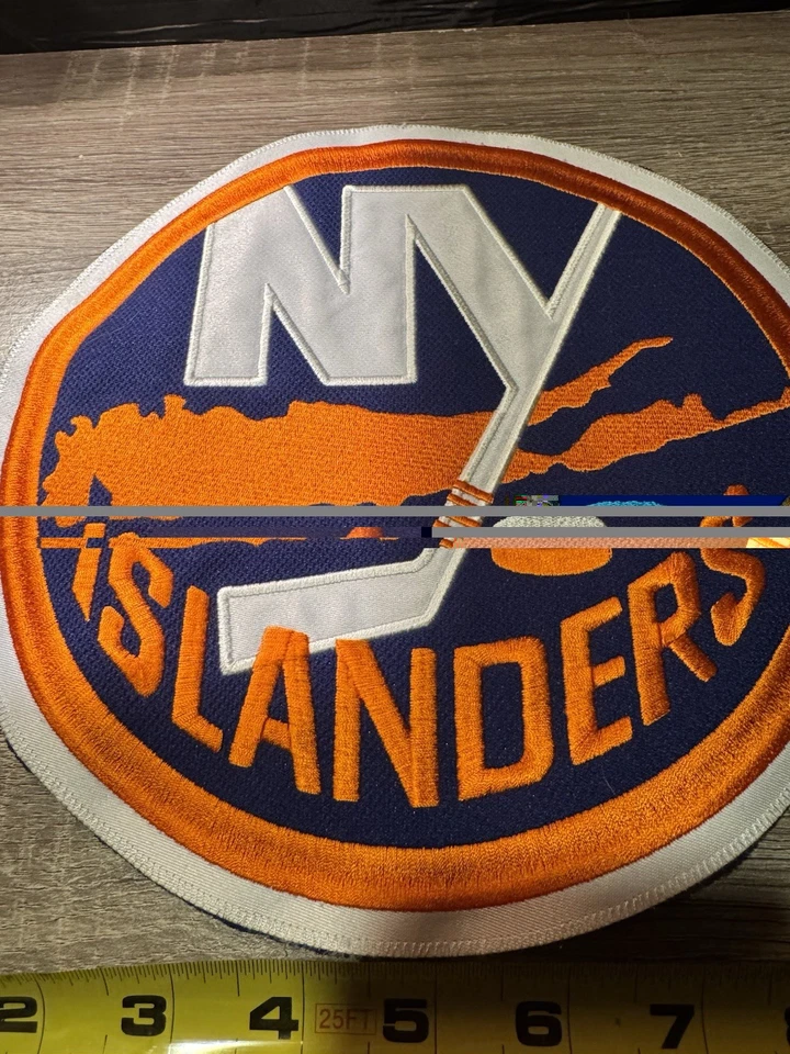 GRANDE parche de escudo de camiseta frontal con logotipo del equipo primario de los New York Islanders 10,5" Foto 2 de 3