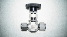 S-Lok Needle Valve 1/2 in. Needle Valve 5000 psig (SNV3-S-8T-R-NC-S6)