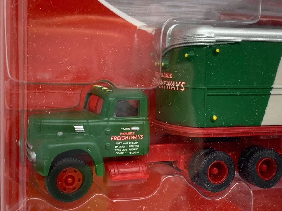 CMW Mini Metals HO Consolidated Freightways #31135 IH R-190 Tractor & Trailer - Image 3 of 4