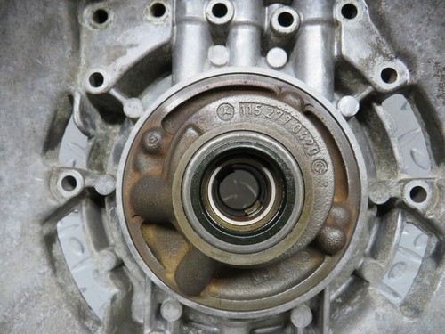 ⚙37678⚙ Mercedes-Benz W109 300SEL Automatic Gearbox Bell Housing & Oil Pump - Picture 3 of 11