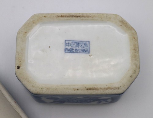 Vintage Chinese Blue White Chinoiserie Floral Porcelain Trinket Box - Picture 9 of 9