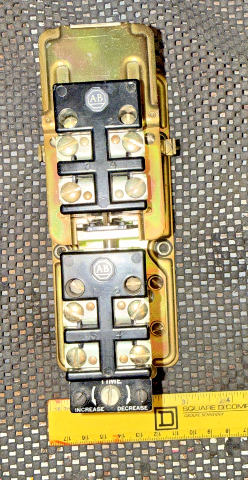 Allen Bradley Time Delay ON Drop-Out Relay 849-ZOD331 Series B