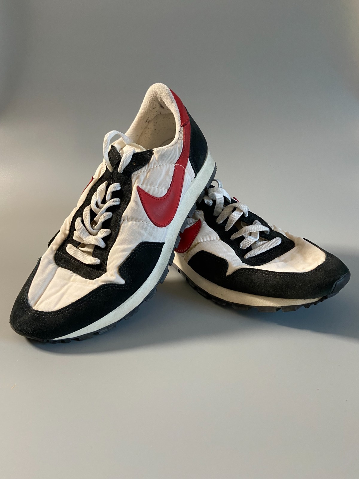 V RARE NIKE METRO PLUS C UK 9.5 - White, Black and Red image 3