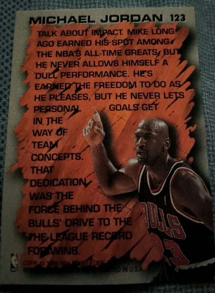 Michael Jordan 1996-1997 Fleer - #123 Jordan Hardwood Leader - Immagine 2 di 2