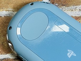 PS Vita Light Blue White PCH-2000 Sony PlayStation Japan 8GB Charger 2 Games DDP