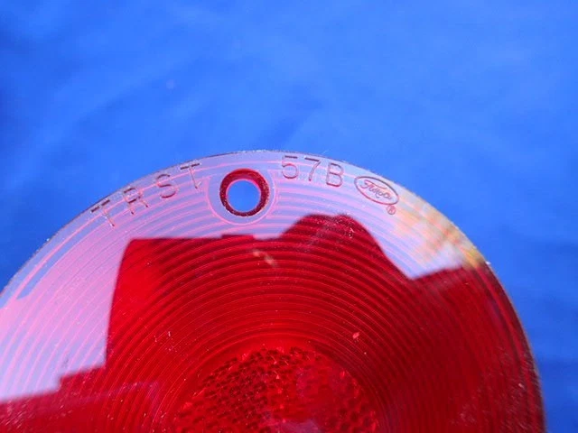 Camión Ford 1961-67, lentes de luz trasera Econoline Van, par, ¡nuevo en stock! C1TB-13450-D Foto 4 de 4