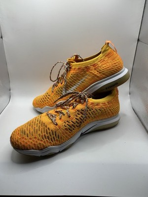 Nike Zoom Air Flyknit Streak 6 Women s Sz 11 Running Shoes Yellow Orange 902166