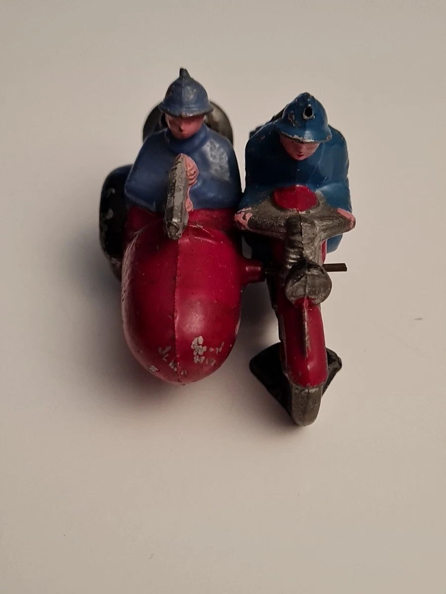 quiralu aludo cofalu moto militaire