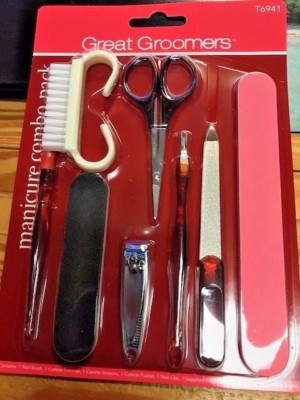 8 PIECE MANICURE KIT  GREAT GROOMERS  NEW IN PACKAGE