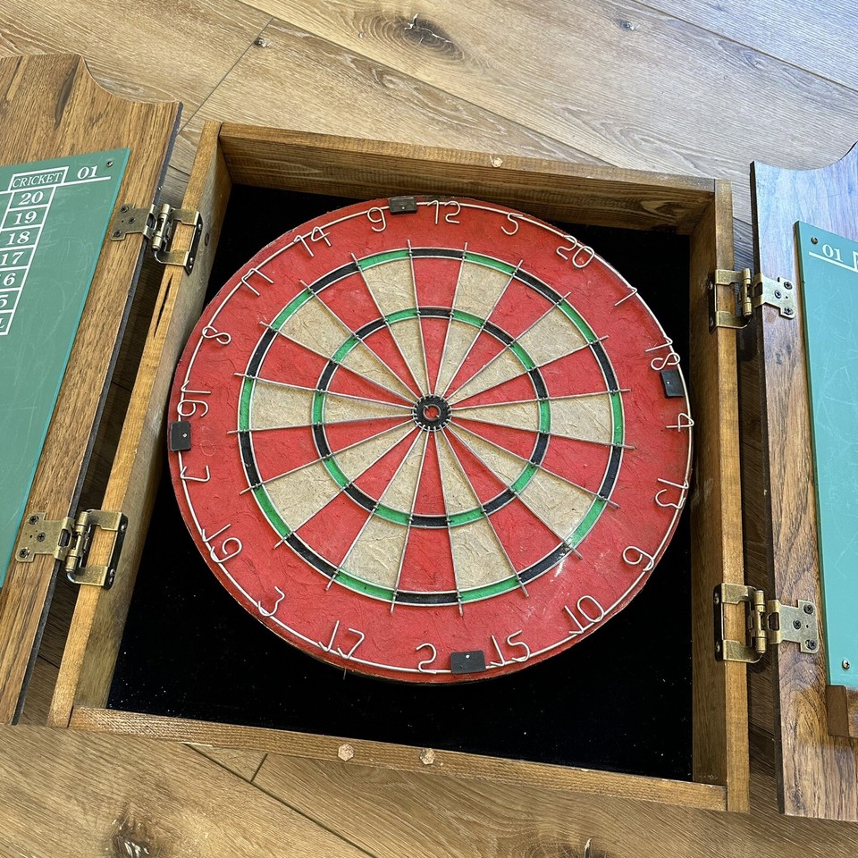 Vintage Marlboro Dart Board & Dartboard 90s Cigarettes Country