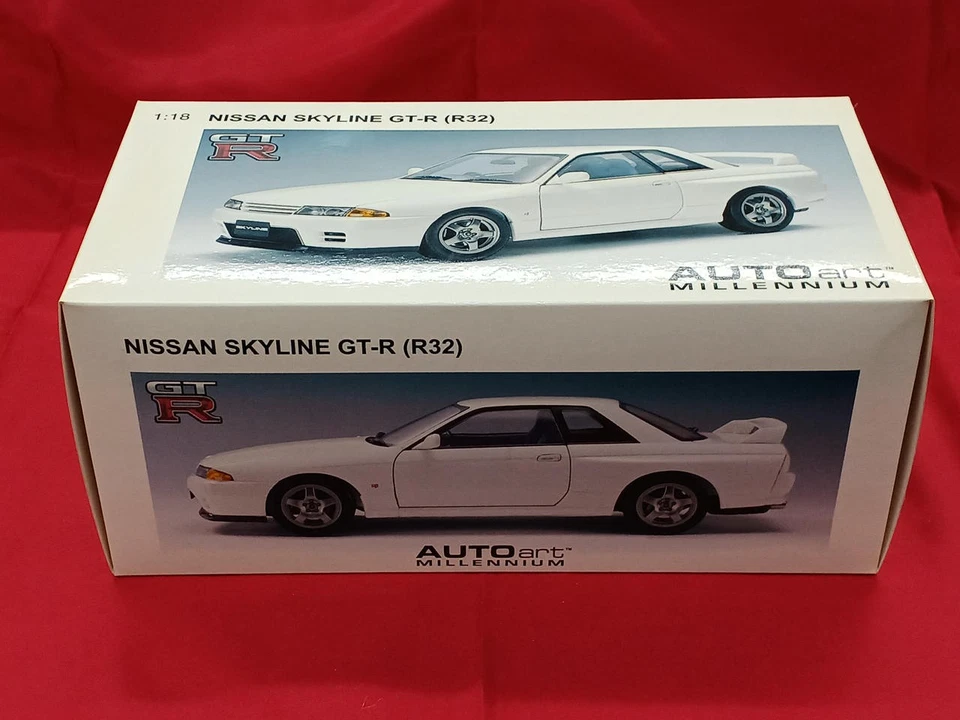 Minicar AUTOart 1/18 77342 NISSAN SKYLINE GT-R R32 Foto 2 de 4