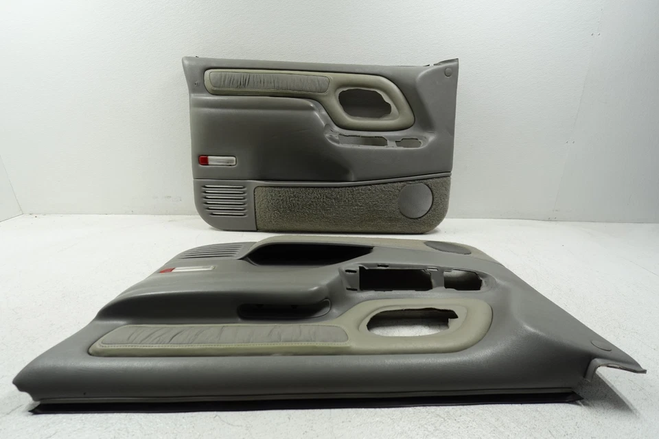 Paneles de puerta delantera Sierra 1995-1998 OEM Chevy GMC C/K 1500 2500 3500 95-98 | W5666 Foto 4 de 4