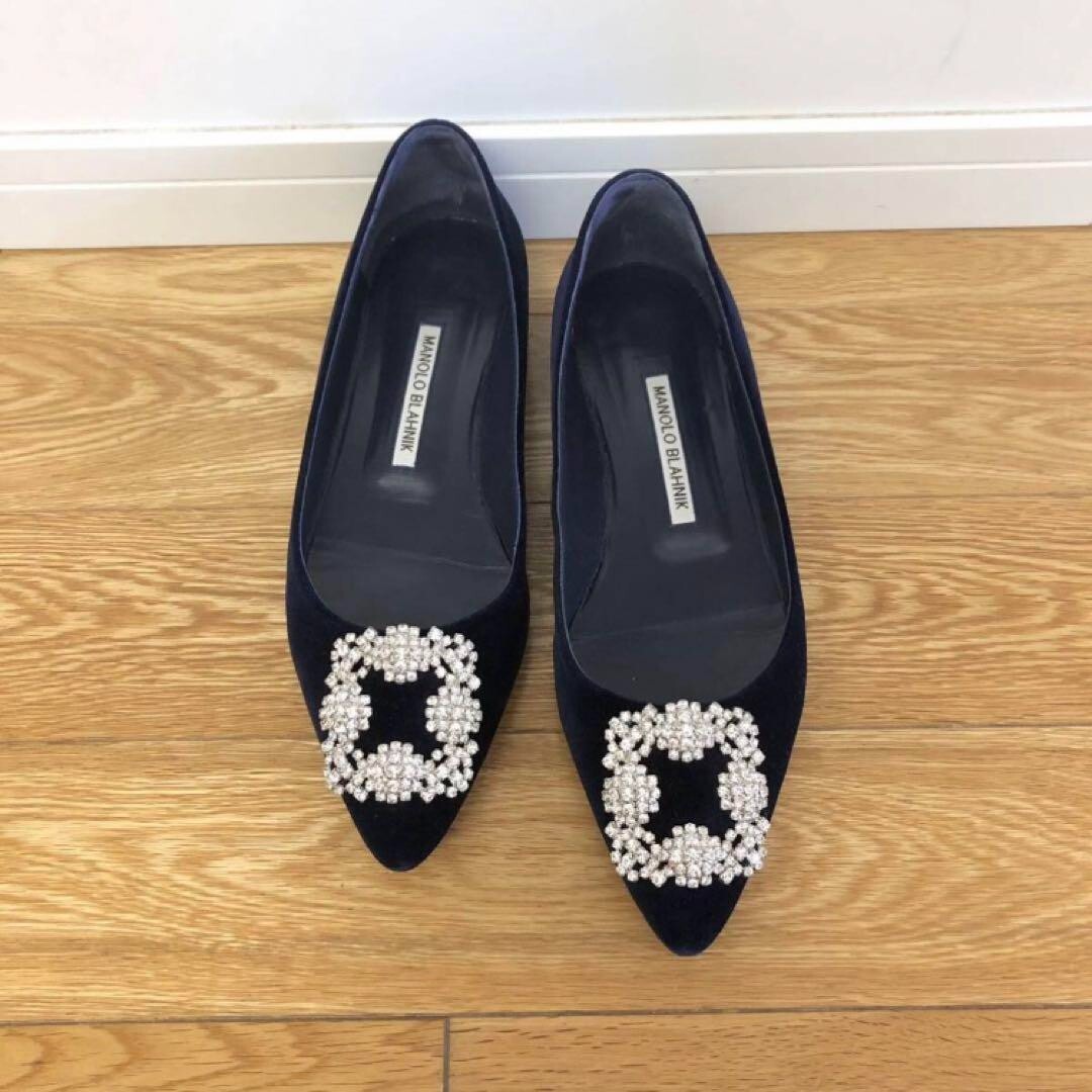 Manolo Blahnik HANGISI Navy Velvet Jewel Buckle Pumps [US 7/EU 37