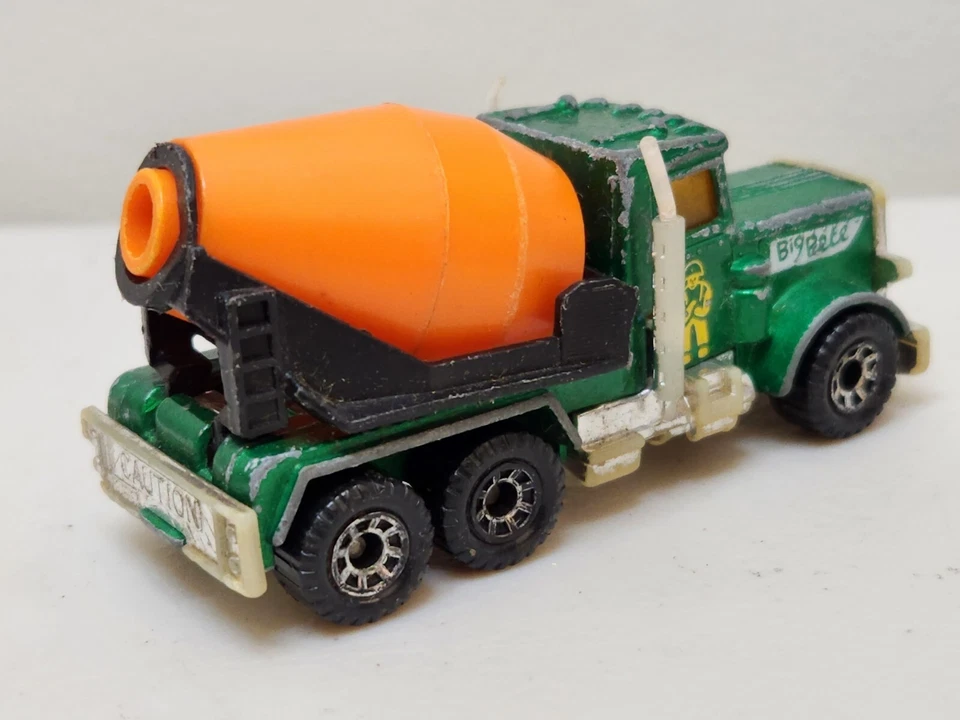 1981 Matchbox Superfast Peterbilt Cement mixer truck 1:60th scale Diecast model - Image 4 of 4