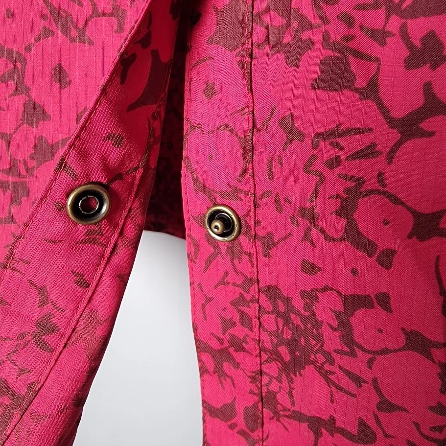 Camisa ligera Royal Robbins XXL roja negra con estampado floral frontal a presión para mujer Foto 3 de 4